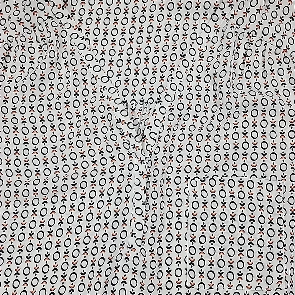 Pleione Long Sleeve All Over Pattern V-Neck Blouse - Picture 6 of 11